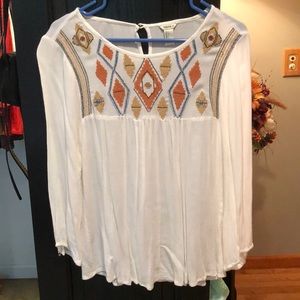 Forever 21 White 3/4 Slv Blouse w/ Embroidery